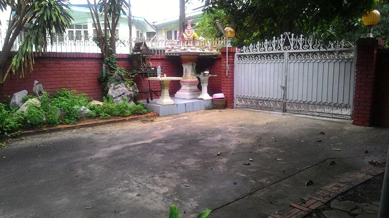 ขายบ้าน ทำเลทอง ซอยประชาชื่น35 ถนนประชาชื่น แขวงวงศ์สว่าง เขตบางซื่อ กรุงเทพ ขนาดพื้นที่ 90 ตร.วา เทียบเท่ากับอาคารพาณิชย์ 5หลังจากปากซอย 5