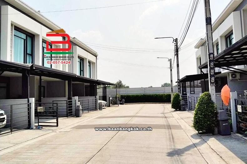 ขาย/เช่า ทาวน์โฮม หมู่บ้าน พลีโน่ พหลโยธิน-วัชรพล 2 เนื้อที่ 22.7 ตร.ว. ซอยพหลโยธิน 54/1, ใกล้โรงพยาบาลภูมิพล แขวงคลองถนน เขตสายไหม กรุงเทพมหานคร 2