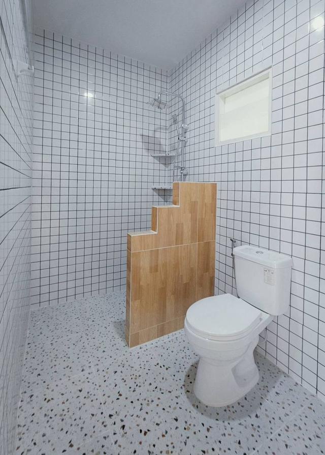 หมู่บ้านบัวทองธานีพาร์ค  (ตรงข้ามสมบัติบุรี) นนทบุรีทาวน์เฮาส์ 2 ชั้น หลังมุมใน  มีพื้นที่ระเบียงนั่งพักผ่อนหรือจัดสวนเล็กๆ ได้ ตกแต่งใหม่พร้อมอยู่ 15