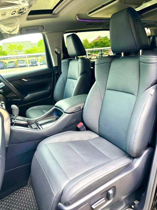 Toyota ALPHARD 2.5SC PACKAGE สีดำ ปี 2023 ไมล์ 44,000 กม.  9