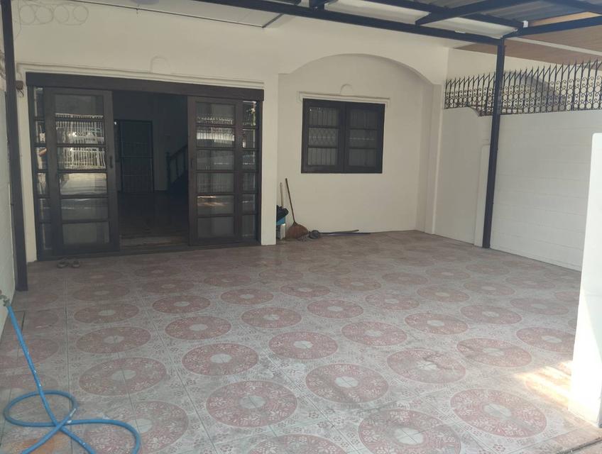 ขายทาวน์เฮ้าส์ 2 ชั้น รีโนเวทใหม่ พร้อมอยู่ 26 ตร.ว. ซ.นวมินทร์ 111 1