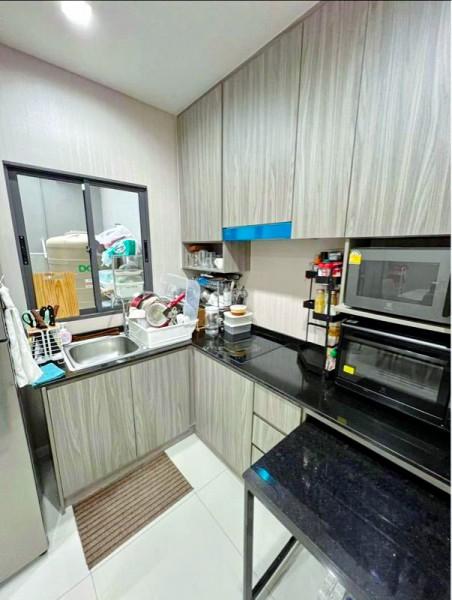 พร้อมเฟอร์ฯบิวท์อินครบ ARL บ้านทับช้าง 900 ม.เฉลิมพระเกียรติ ร.9 87-91 ให้เช่าทาวน์โฮมหรู 3 ชั้น 2นอน 4น้ำ 20ตร.ว. 240ตร 4