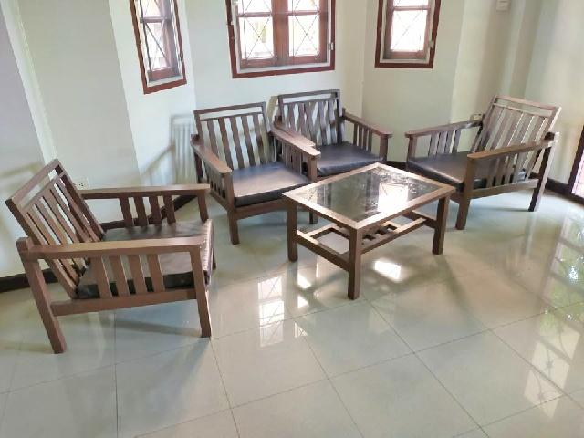 ใหญ่มาก ตลาดสัมมากรเมืองเอก 1กม.ให้เช่าบ้านเดี่ยว 2 ชั้น 250 ตร.ม.63 ตร.วา.ม.รังสิต 1.5 กม.3 นอน 4 น้ำ MRT หลักหก 2.3 กม 6