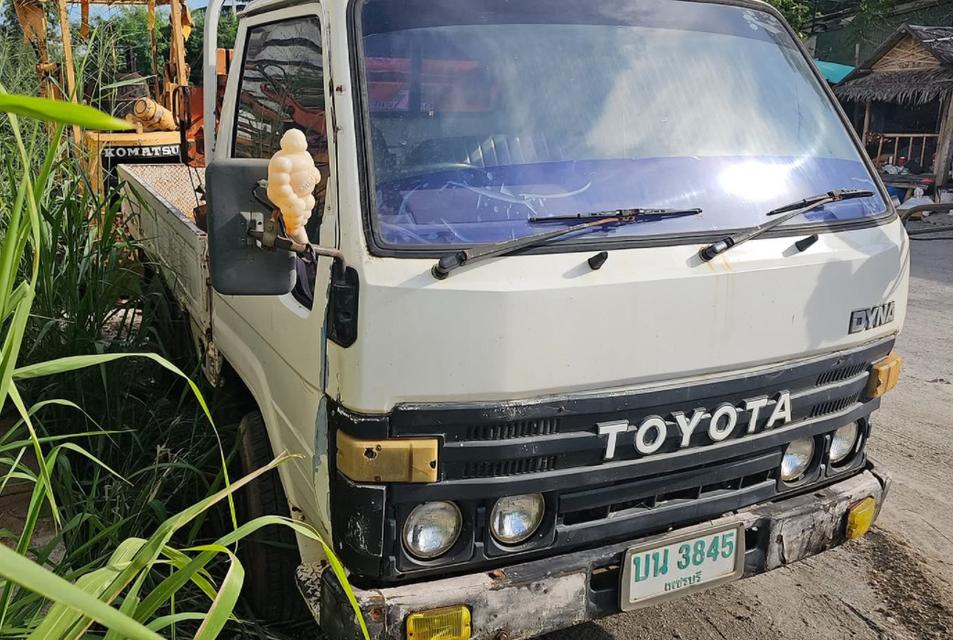 ขายด่วน รถบรรทุก 4 ล้อ Toyota Dyna 5