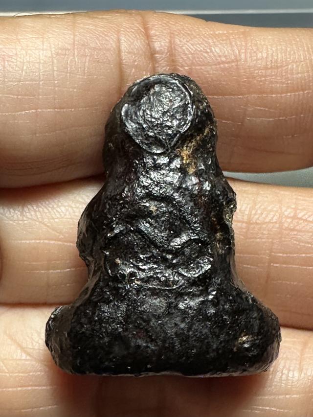 พระปิดตาเนื้อผงคลุกรัก เก่า(ได้มาสภาพเดิมคามภาพ) รูปที่ 2