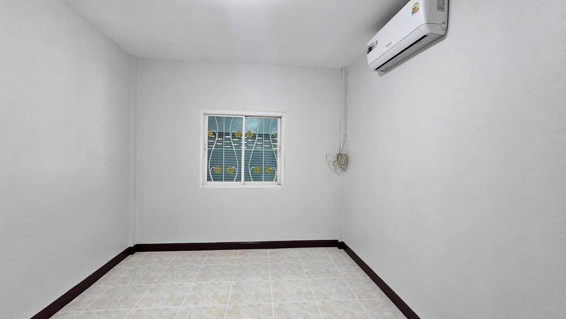 บ้านทาวเฮ้าส์ 2ห้องนอน 1ห้องน้ำ หมู่บ้านบัวคลี่10 อ.อุทัย 7