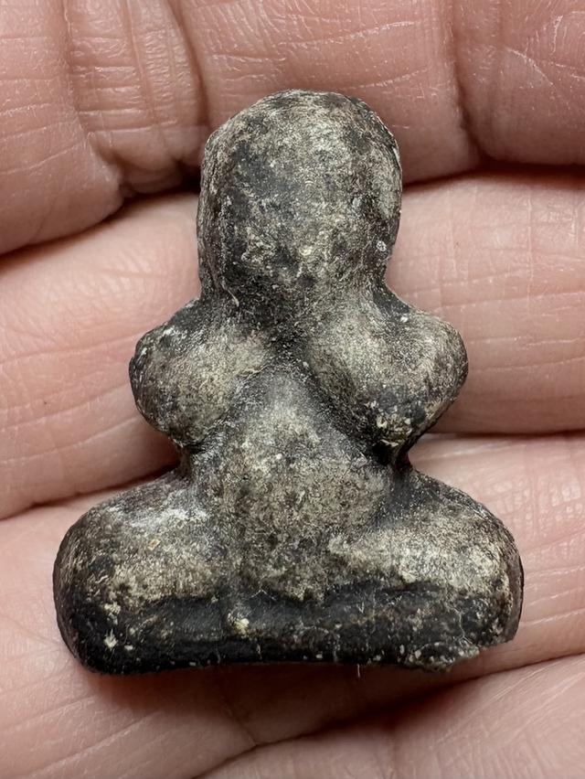 พระปิดตาลอยองค์ เนื้อผงไม่ทราบที่ องค์ละ800 2