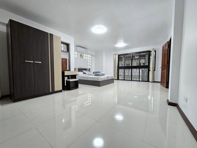 ให้เช่าบ้านแฝด 4 ชั้น 37 ตรว. 3 ห้องนอน หมู่บ้าน Home Avenue สุขุมวิท 101-1 (อ่อนนุช 44,อุดมสุข 51) บ้านพร้อมเข้าอยู่ 6