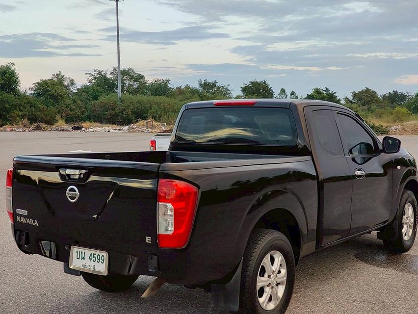 ชายรถยนต์มือสอง