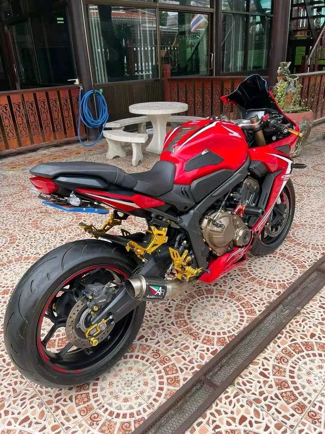 Honda CBR650 สีแดง 3