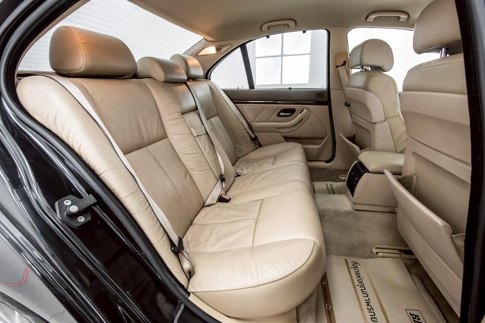 BMW SERIES 5 523iA E39 2001  10