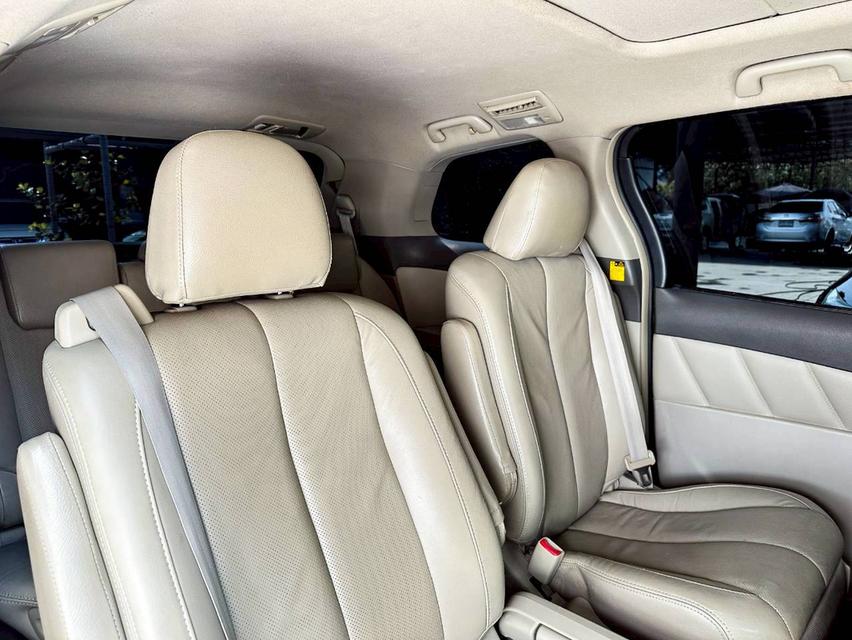 ขายรถ Toyota Estima 2.4Hybrid E-Four 4WD Wagon ปี 2009 สีดำ เกียร์ออโต้ รูปที่ 13