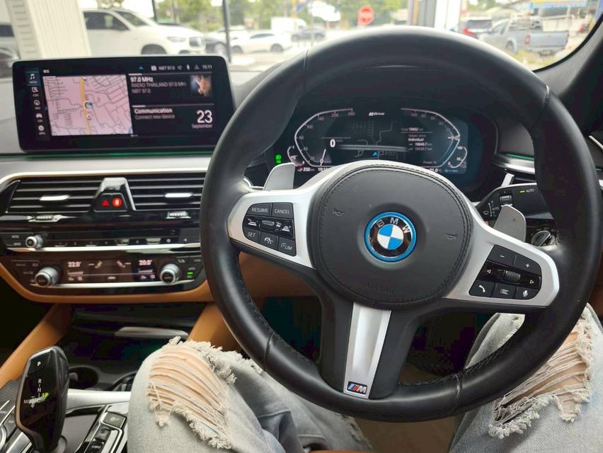 รหัสรถ KPV53 2022 BMW 530e 2.0 LCI Msport 5