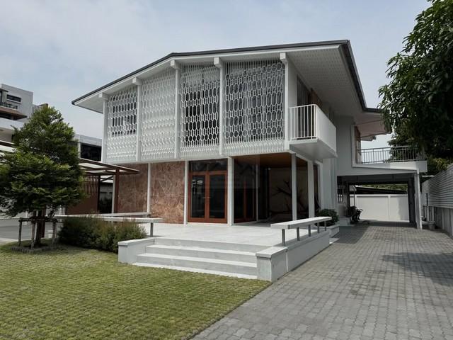 ให้เช่าบ้านเดี่ยว 143 ตรว. ซอยปรีดีพนมยงค์ 25 (เอกมัยซอย 10) รีโนเวทใหม่ พร้อมเข้าอยู่ทันที 1