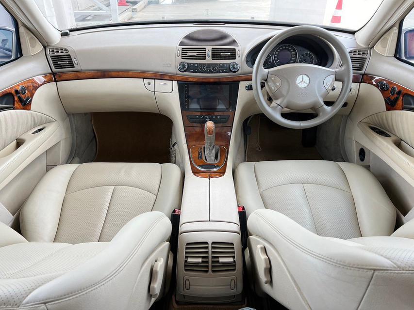 Mercedes-Benz E200 Kompressor 1.8L Elegance (W211) รถมือเดียวออกห้างป้ายแดง สภาพสวยพร้อมใช้งาน 1
