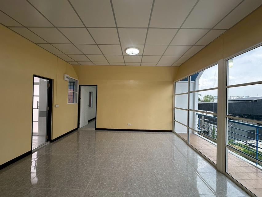 ให้เช่า!! ทาวน์โฮม 3 ชั้น บ้านลูกกอล์ฟ พรีเมี่ยม ( หลังมุมถนนเมน ) ตรงข้ามไม่ชนใคร เมืองทองธานี ปากเกร็ด รีโนเวทใหม่ บ้านพร้อมเช่าทันที 13