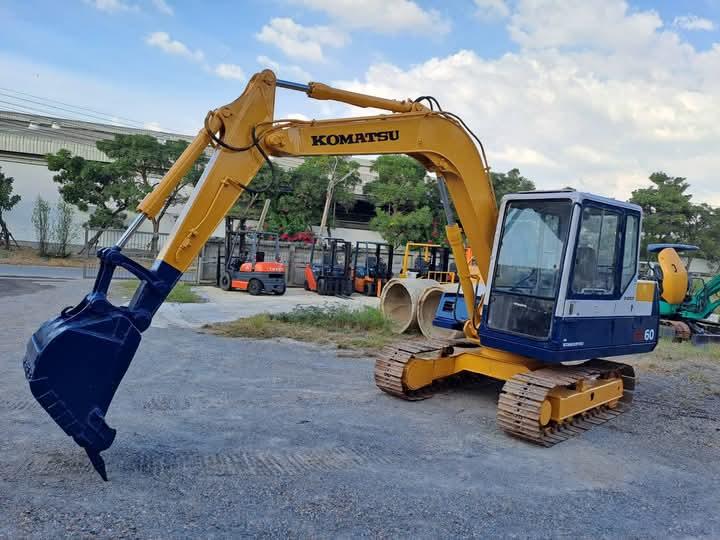 KOMATSU PC60-6