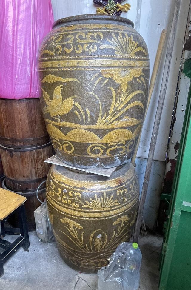 โอ่งโบราณ โอ่งเก่า โอ่งไทย และโอ่งจีน รูปแบบต่างๆ ใบใหญ่ ภาชนะดินเผาโบราณ รูปที่ 2