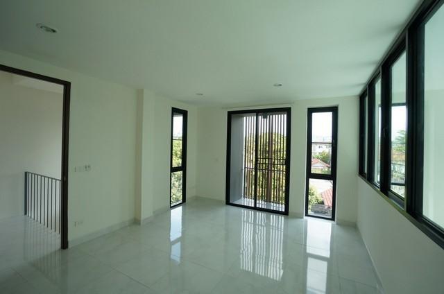 ให้เช่าโฮมออฟฟิศ3.5ชั้นย่านรัชดาลาดพร้าวลาดพร้าววังหินโชคชัย4 ใกล้MRTลาดพร้าว ใกล้ศาลรัชดา ซอยรัชดา32,ซอยลาดพร้าว23 12