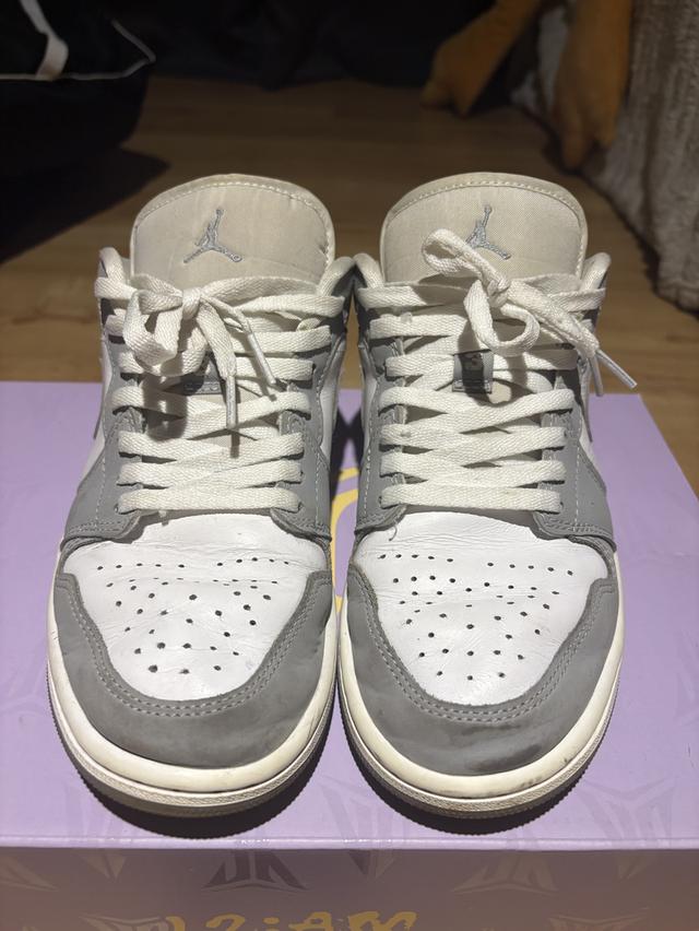 Air Jordan 1 Low Wolf Grey รูปที่ 2