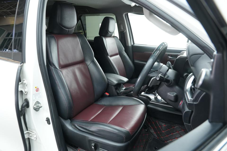 2016 TOYOTA FORTUNER 2.8 TRD Sportivo 4WD  สีขาว ไมล์ 137087 กม. 13