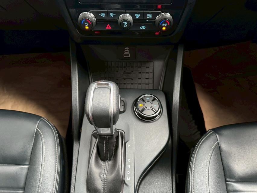 FORD RANGER 4ประตู รุ่นSPORT 4WD  เครื่อง2.0cc เกียร์AUTOปี 2025 รถไมล์แท้100%คะวิ่งมาแค่27,xxxกิโล รุ่นนี้โดดเด่นสุด ๆ เลยค่ะ 8