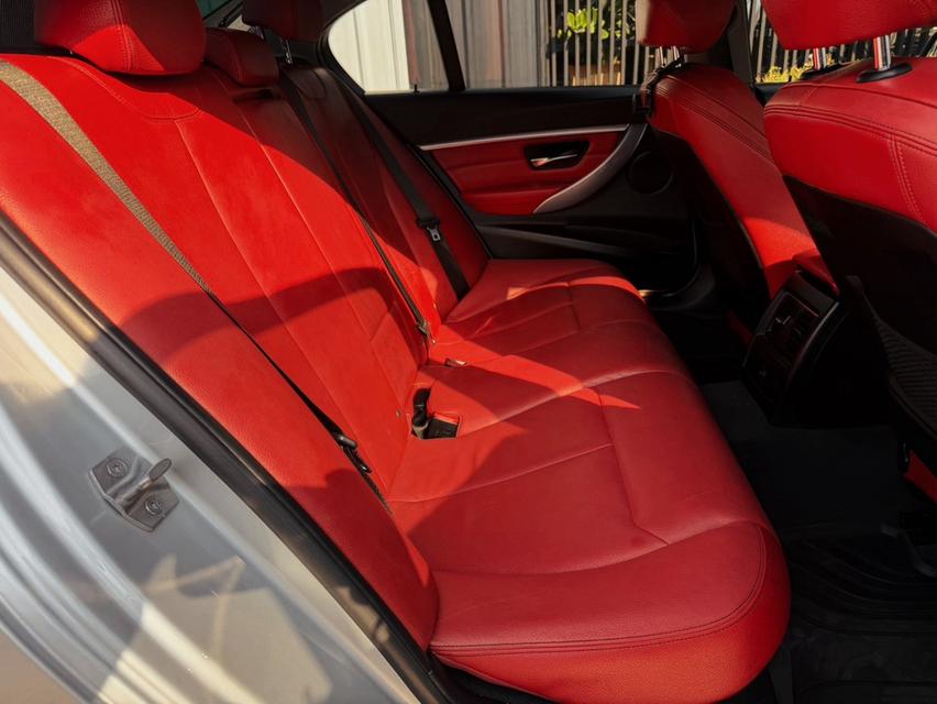 ลดราคาเหลือเพียง!! ปี2018 BMW 330E SPORT AT TOP สุดๆ รูปที่ 12