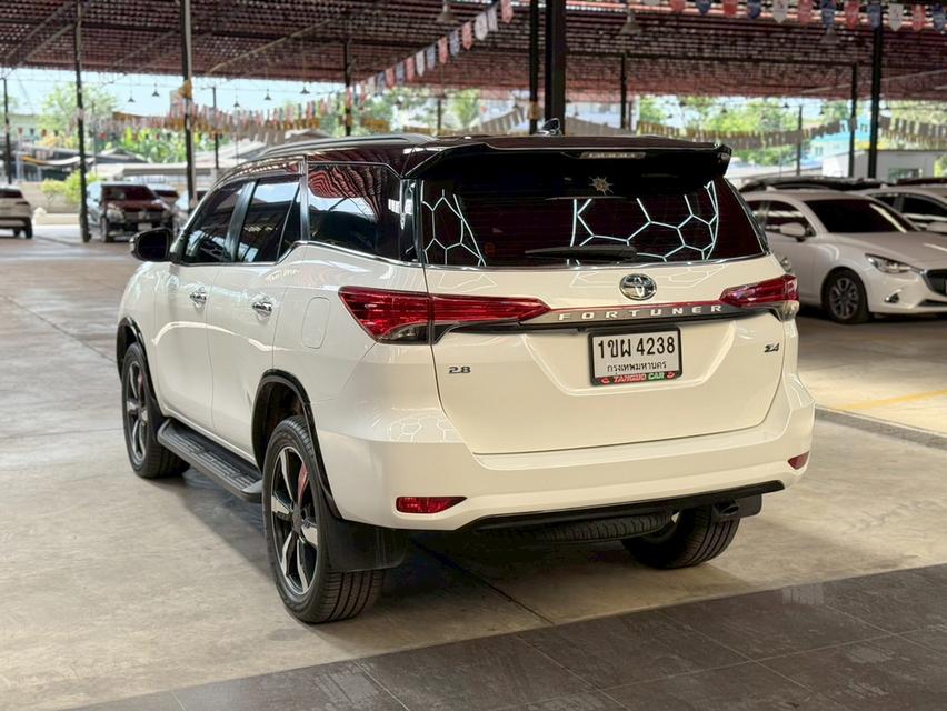 TOYOTA FORTUNER 2.8 V 4WDปี2016รถบ้านแท้ รถสวยบอดี้เดิม รูปย่อยที่ 4