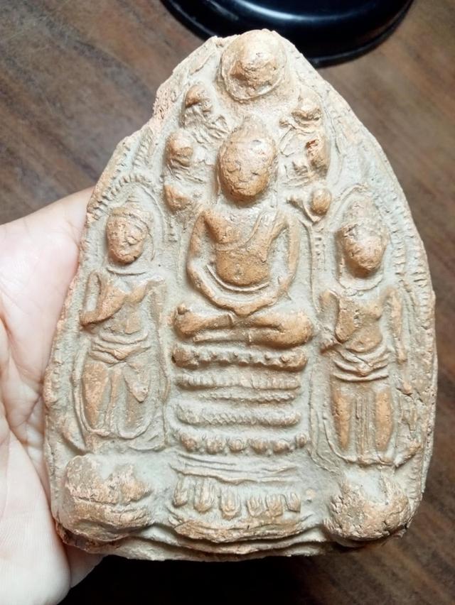 พระตรีกายลพบุรีเนื้อดิน