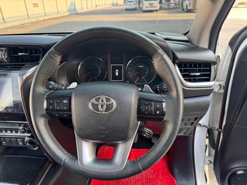 Toyota Fortuner 2.8 TRD Top 4WD ปี 2019 จด 2020 11