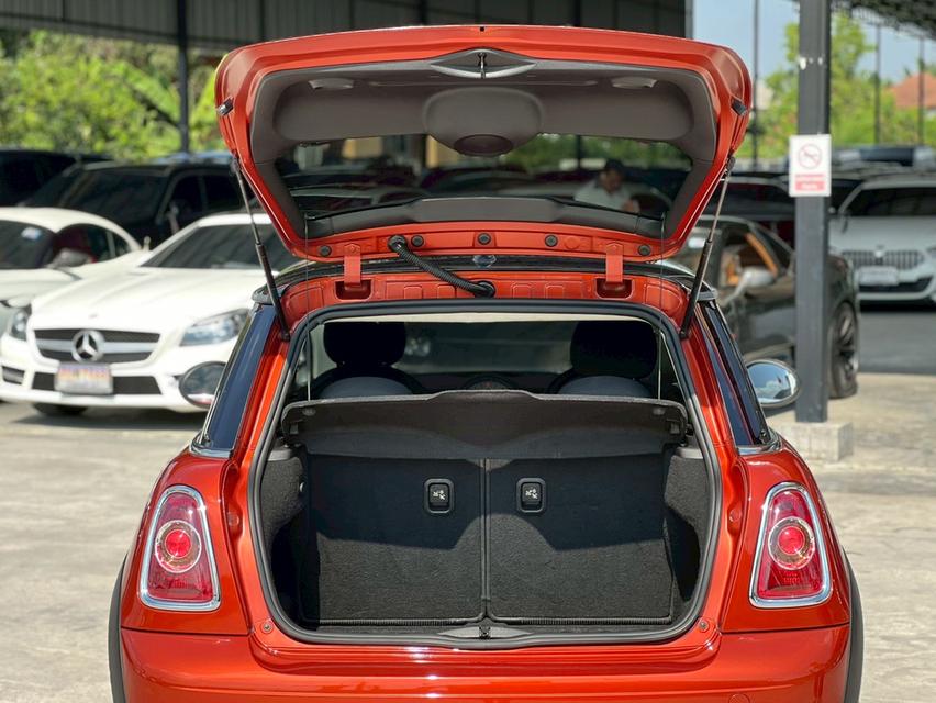 ปี 2011 MlNl COOPER 1.6 R56 Look 2 Hatchbackสีส้ม-ดำ เกียร์ออโต้ เบนซินล้วน รูปที่ 13