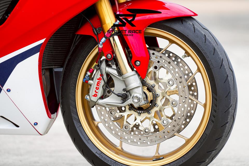 2018 Honda cbr1000rr sp -fully loaded with premium mods!