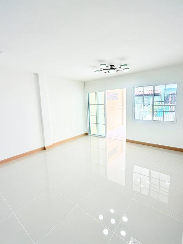 ขายทาวน์เฮาส์ หมู่บ้านแอร์วิลล่า (โทรสอบถามราคา) 4