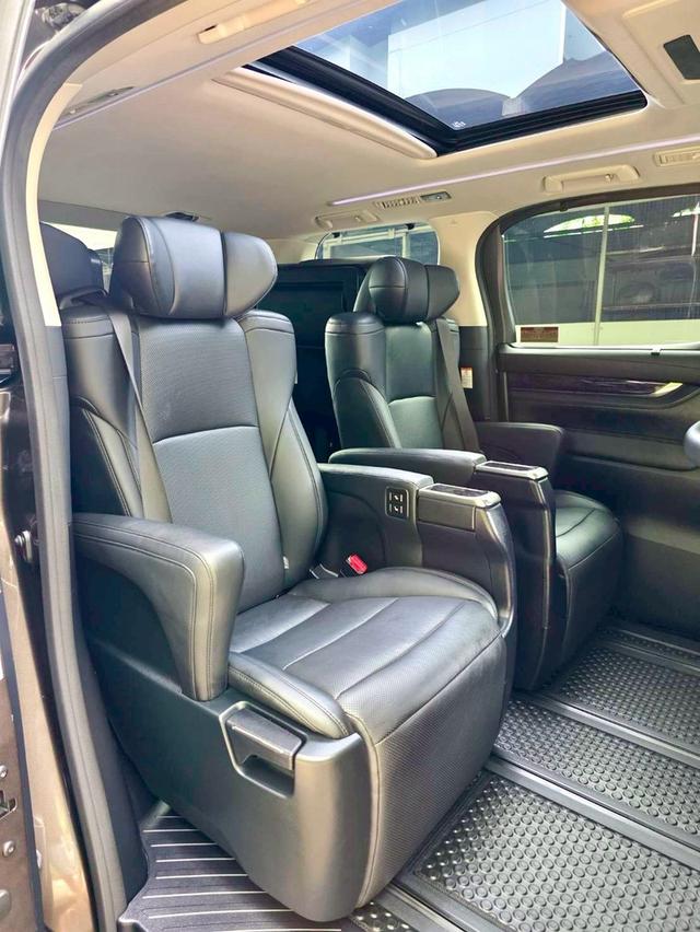 Toyota ALPHARD 2.5SC PACKAGE สี graphite (พิเศษ) ปี 2018 ไมล์ 40,000 กม.  13