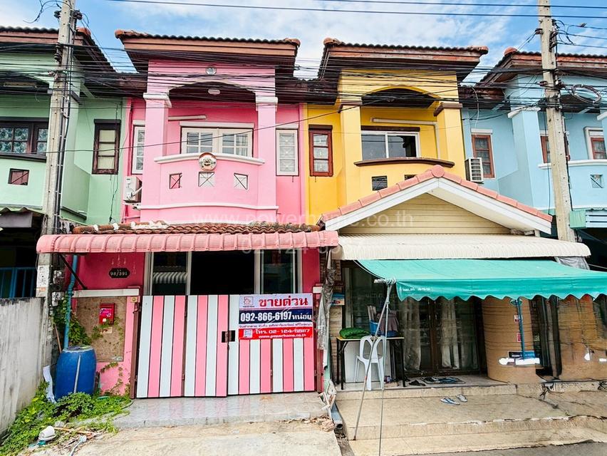 หมู่บ้านศิริวรรณ บางกรวย – ไทรน้อย ใกล้ที่ว่าการอำเภอบางบัวทอง ถนนบางกรวย – ไทรน้อย ต.บางกรวย อ.บางบัวทอง จ.นนทบุรี