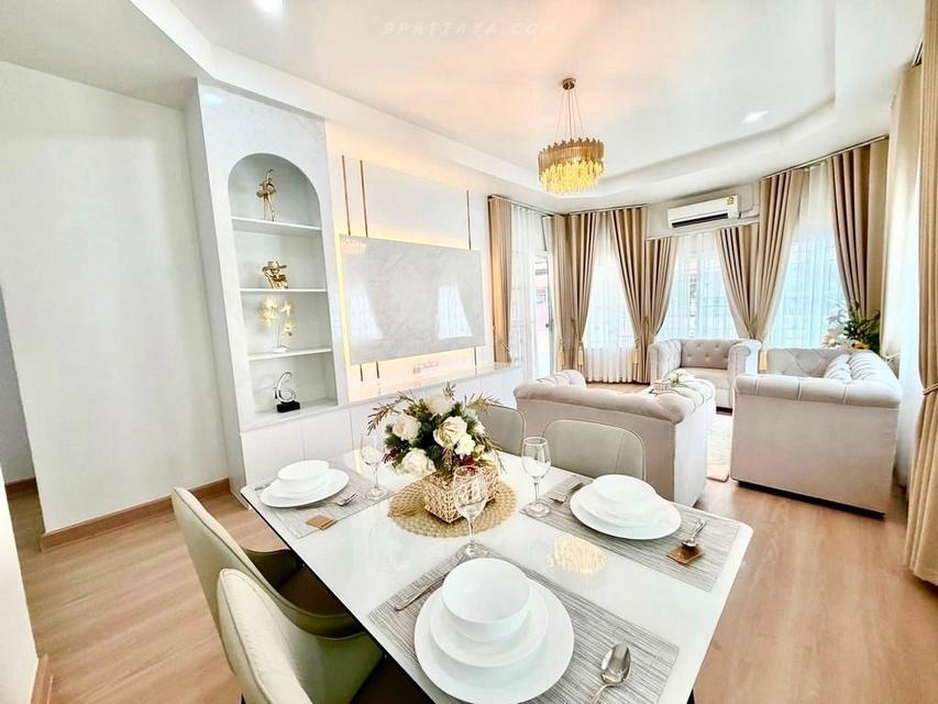 Brand-new modern pool villa for rent or sale near Mabprachan Lake, located on Soi Nern Plub Wan with convenient access to Siam Country Club Road. 19