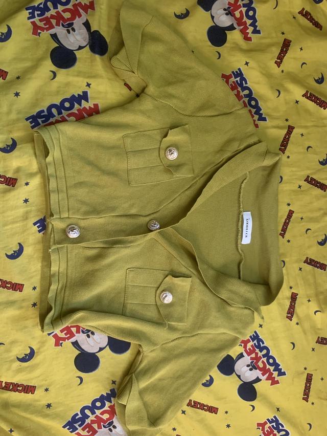 เสื้อ มือสอง สีเขียวตุ่น สีจริงสวยมาก