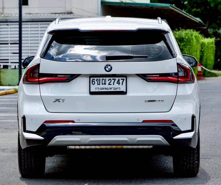 รหัสรถ PR2747 + BMW X1 (U11) sDrive 20I X Line จดทะเบียนปี 2025 วิ่งเพียง 10,000Km