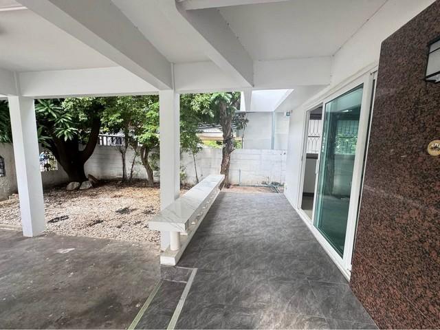 รหัสC6812 ให้เช่าบ้านเดี่ยว 2ชั้น หมู่บ้านเมืองทอง 2 พัฒนาการ 53 เหมาะอยู่อาศัยและทำโฮมออฟฟิศ 1