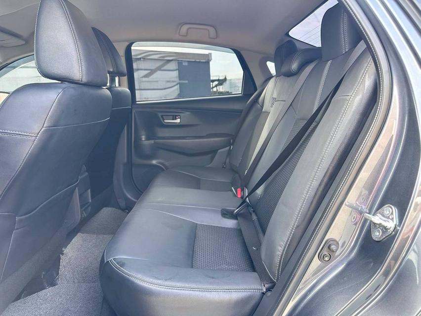 TOYOTA YARIS ATIV 1.2 PREMIUM เกียร์  Auto สีเทา ปี 2022 13
