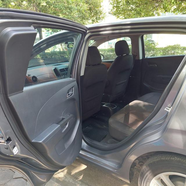 ขายรถบ้าน Chevrolet Sonic 1.4 LTZ ปี 2013 Hatchback Auto สีดำ ขายรถบ้าน เชฟโรเลต โซนิค 5ประตู ตัวTop 6