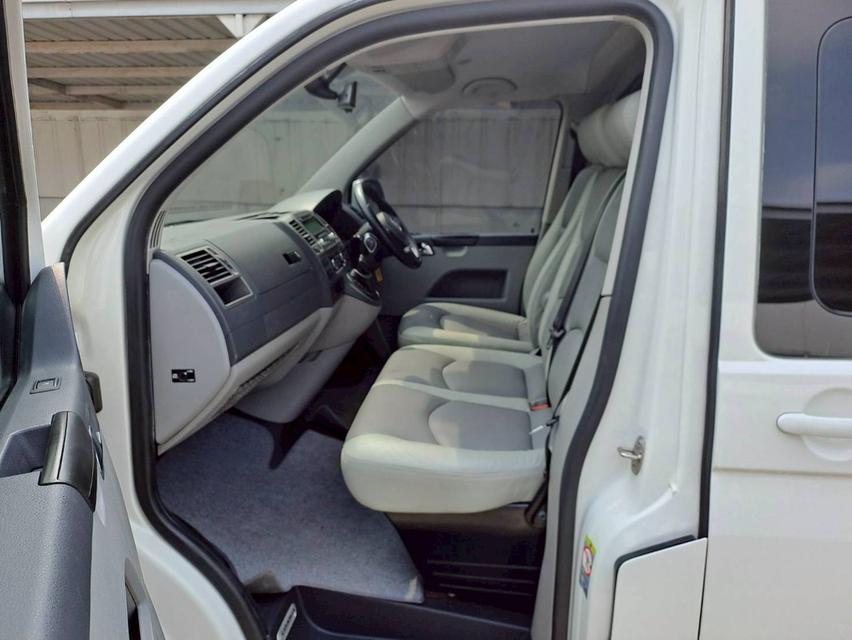 VOLKSWAGEN CARAVELLE 2.0 TDI ปี2014 สีขาว รถมือเดียวจากป้ายแดง  14