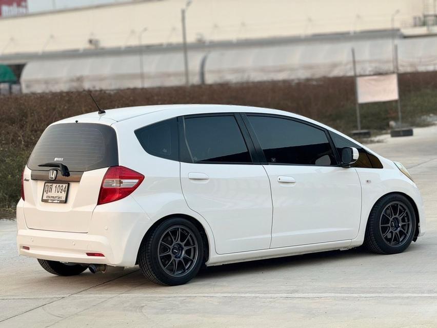 Honda Jazz Ge 1.5 Auto MNC  ปี 2011  แต่งสวย สภาพดีไร้ริ้วรอย สนใจทักได้น่ะครับ 2