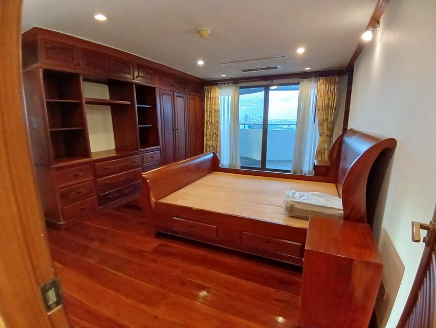 Floraville Condominium 4