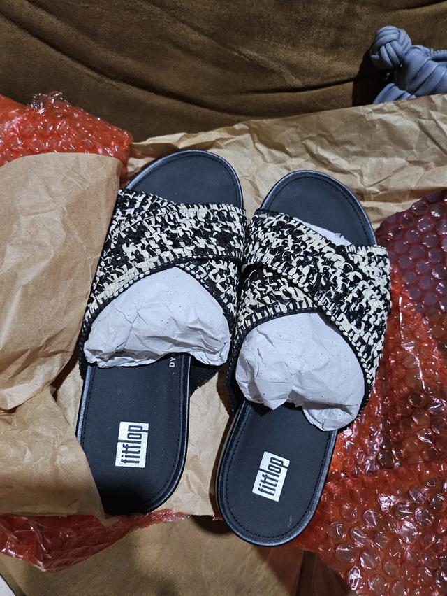 สินค้าใหม่แท้ Fitflop แต่ไม่มีกล่อง
