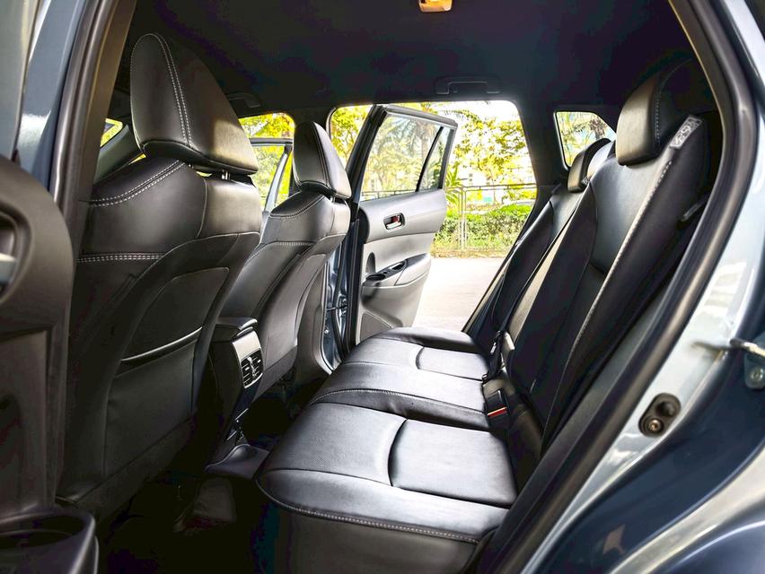 ขายรถ Toyota Corolla Cross 1.8 ปี 2021 สีเทา เกียร์ออโต้ 12