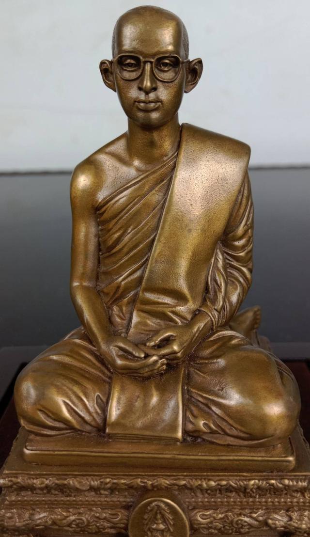 658.พระบรมรูปในหลวงทรงผนวช พลังแผ่นดิน ปี 2554 รูปที่ 3