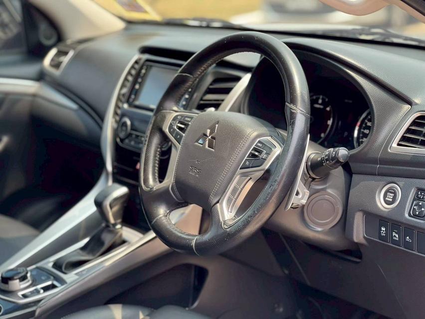 Mitsubishi Pajero 2.4GT Premium 4WD ปี 2016 สีเงิน รูปที่ 19