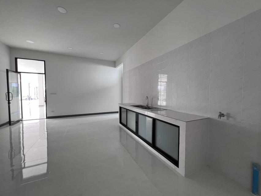 ขาย/ให้เช่า โดยเจ้าของเองค่ะ 🏘️ Home office + โกดังสินค้า (ใหม่มากๆ ยังไม่เคยเข้าอยู่) ขายราคา 55,000,000 บาท ให้เช่า 200,000 บาท/เดือน 7