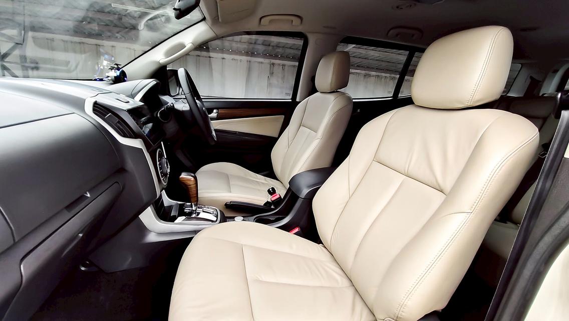 ISUZU Mu-X 3.0 4WD A/T ปี 2013 จด 2014  17